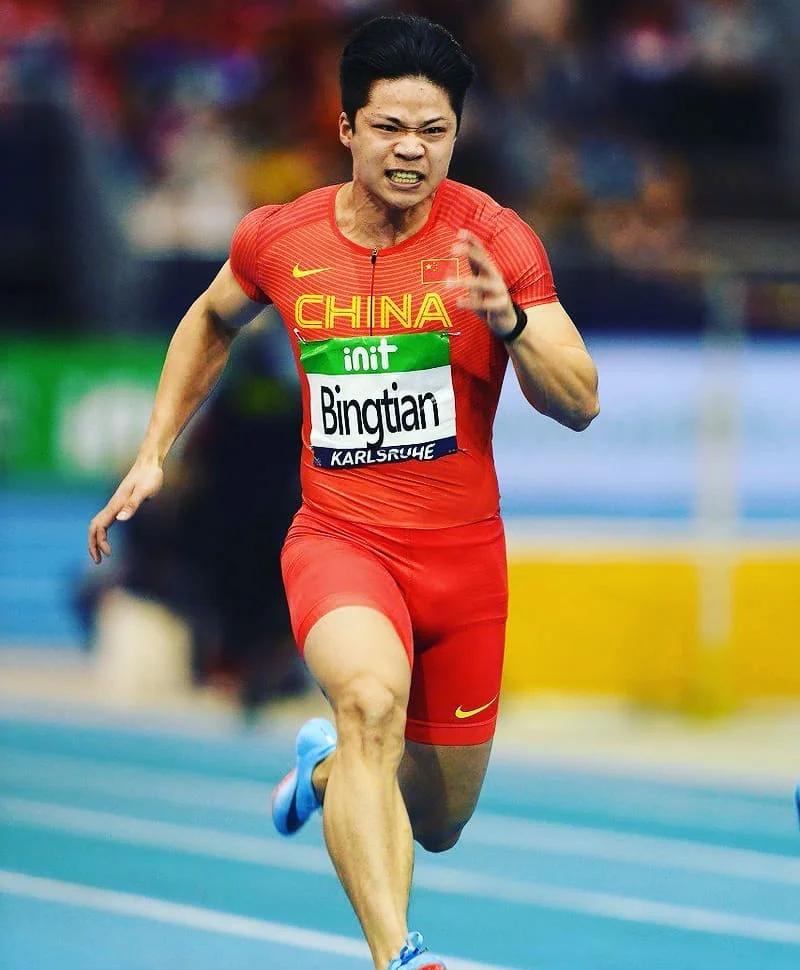 乐鱼真人直播-海港技术犯规送分，苏炳添主帅怒摔战术板！